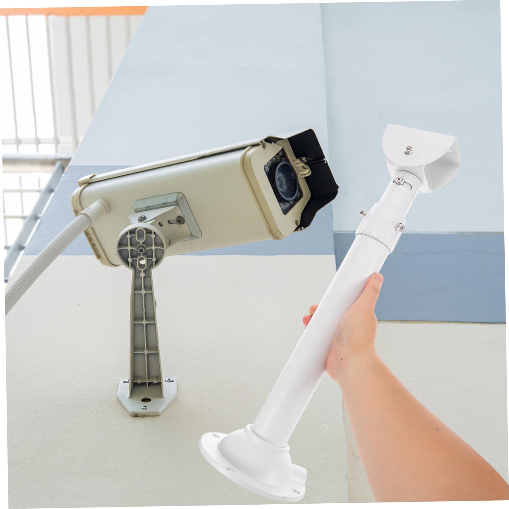 SHINEOFI Supporto per Telecamera Sorveglianza Esterno e Interno in Lega di Alluminio Rotazione 360° e Inclinazione 90°, Struttura Robusta e Design Unico per Telecamere Dome