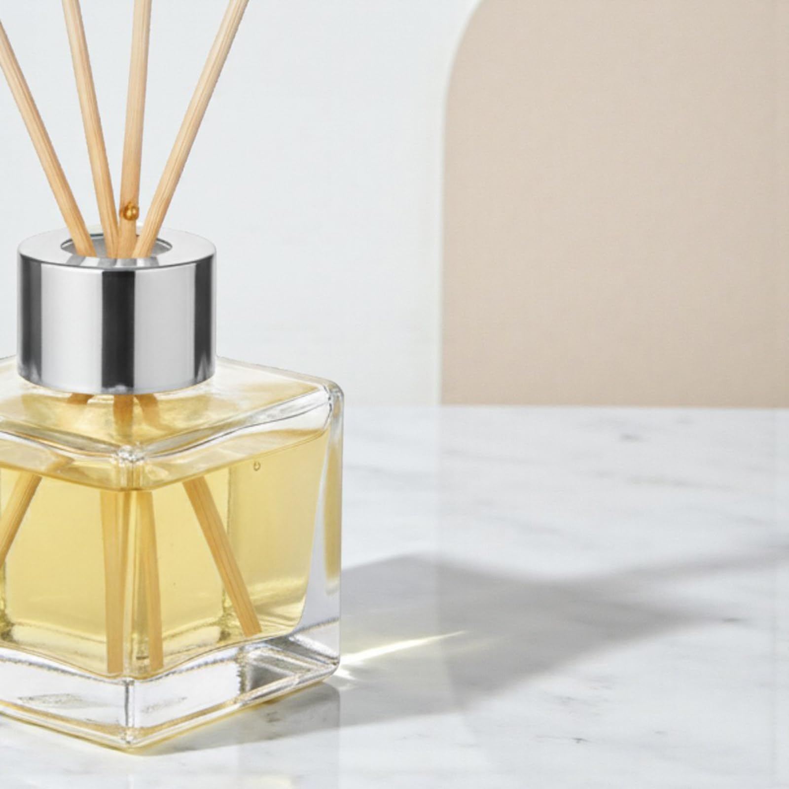 Doni Bomboniere - 50 pustych szklanych butelek o pojemności 200 ml z drewnianymi patyczkami do perfum - dyfuzory olejków eterycznych do domu łazienki salonu dekoracyjnego (srebrny)