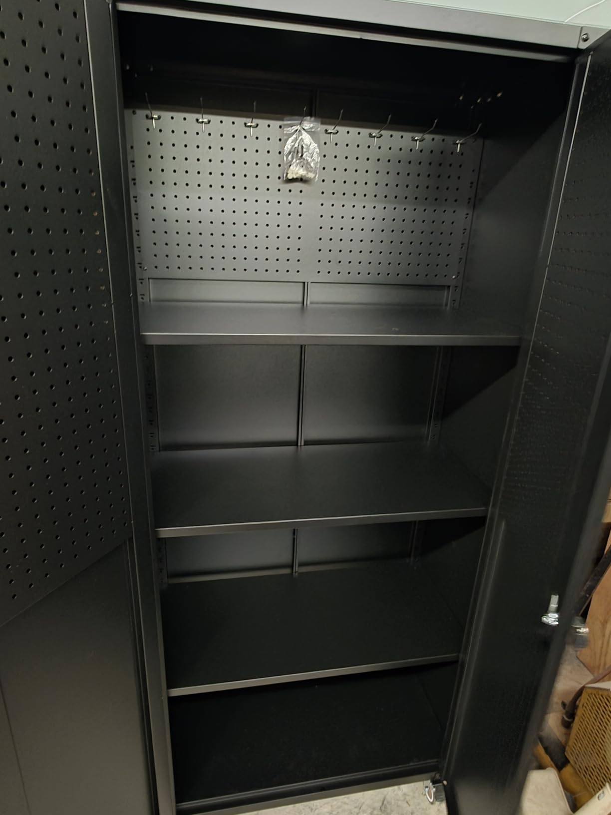 VIYET cabinet detail drawing showing recessed handle, safety lock with two keys, and screw holes