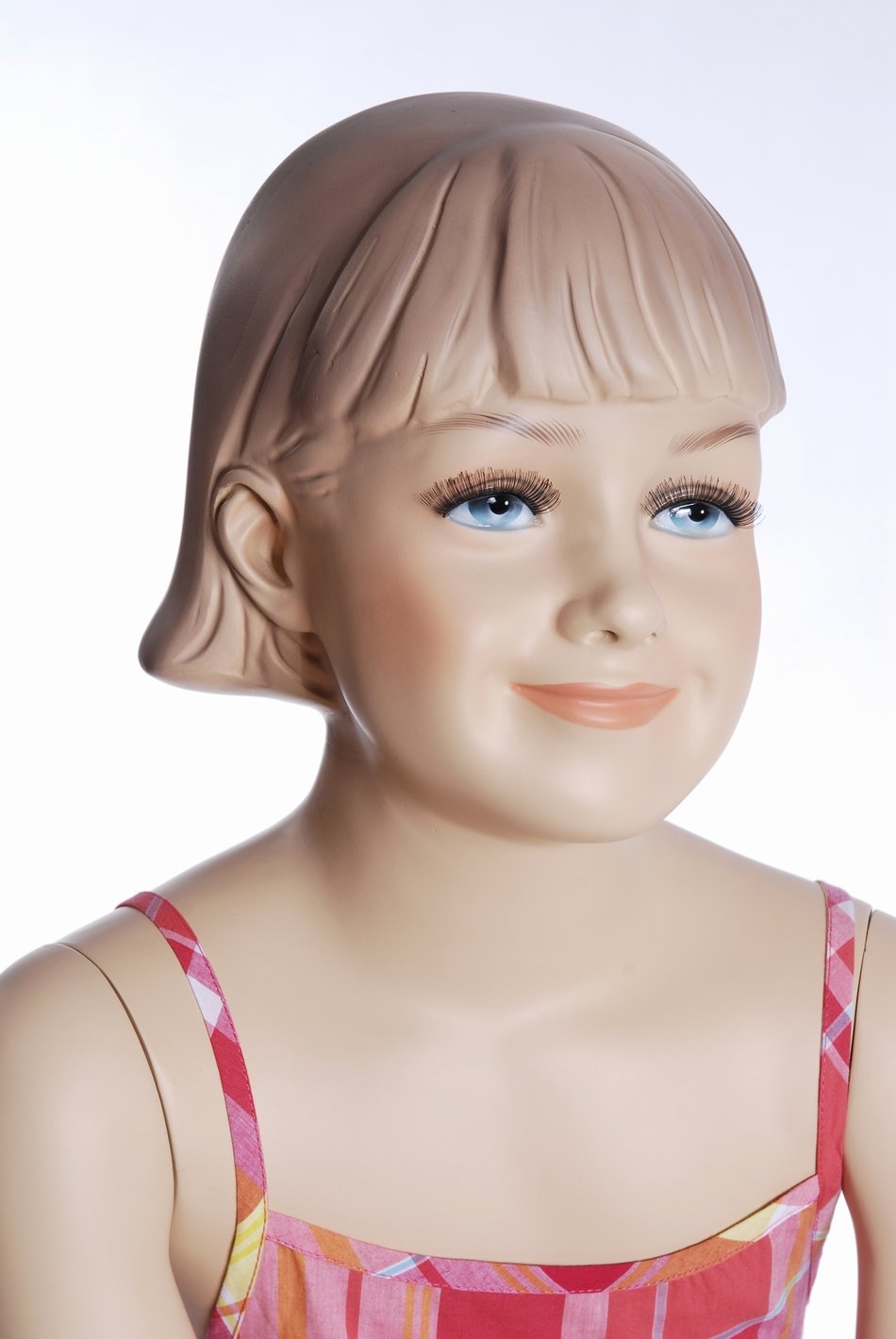 TonHan BB-13 Schaufensterpuppe Mädchen Kind. Hautfarbe sitzend schick modern. Modellierte Frisur