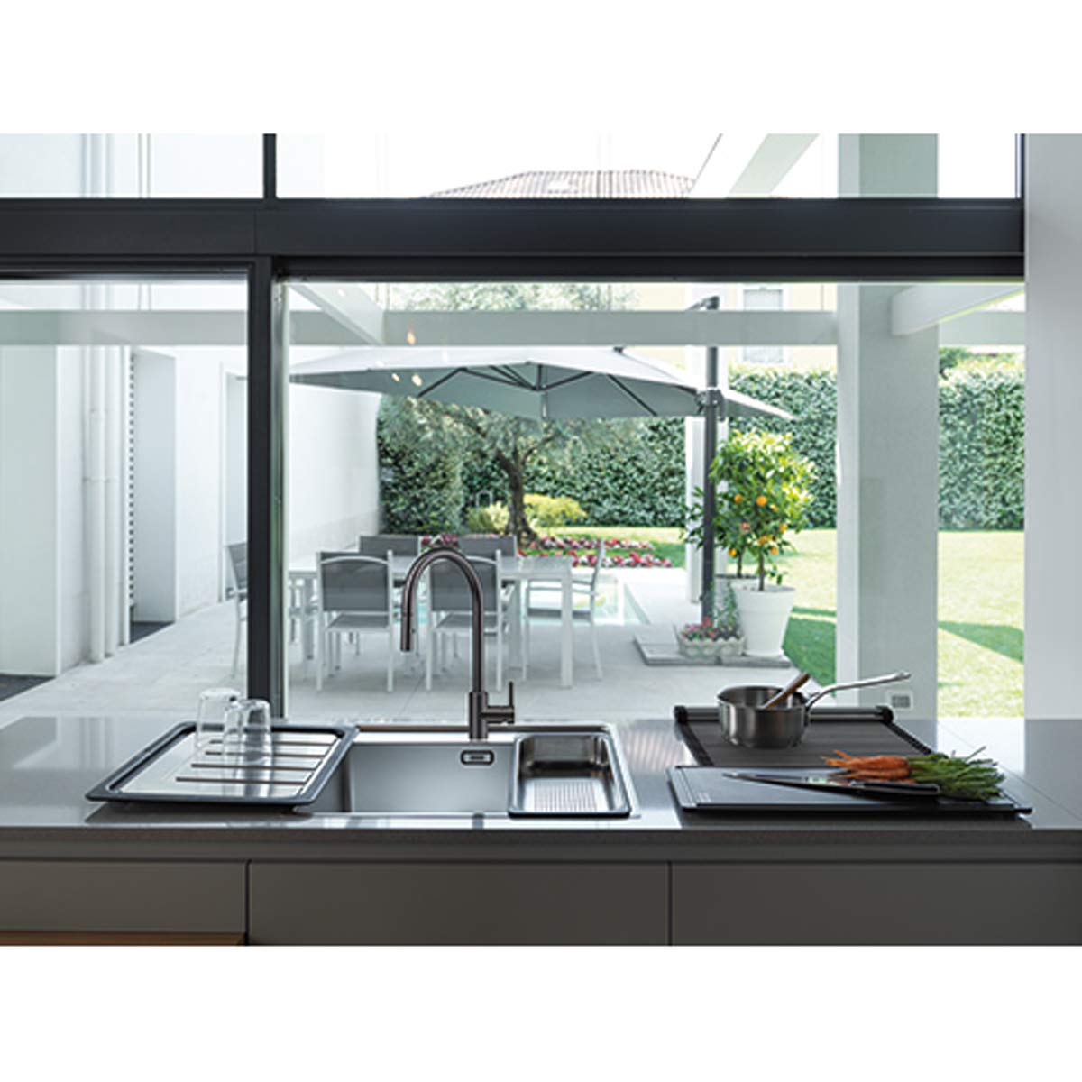 FRANKE 115.0613.671, Grifo del fregadero de la cocina Eos Neo pull-out spray, Acero inoxidable negro