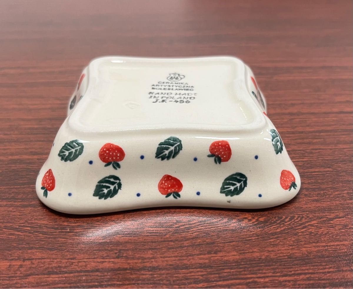 Amazon.co.jp: ウェーブスクエアボウル いちご イチゴ ポーランド食器 