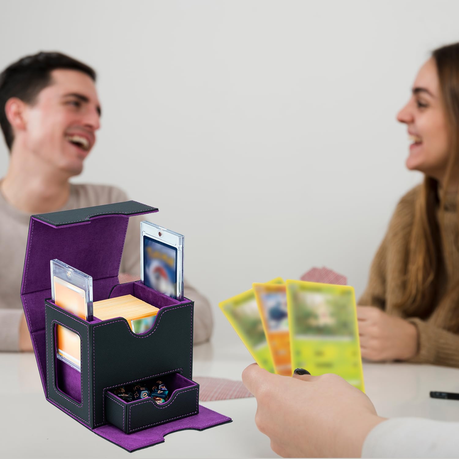 Commander Deck Box Porta Mazzo per MTG mit 2 Visualizzare Commander, Capacità 180+New Carte Senza Maniche con 1 Dice Tray,Magnetic Deck Box per Scatola di Carte Collezione Magic TCG-Nero Viola