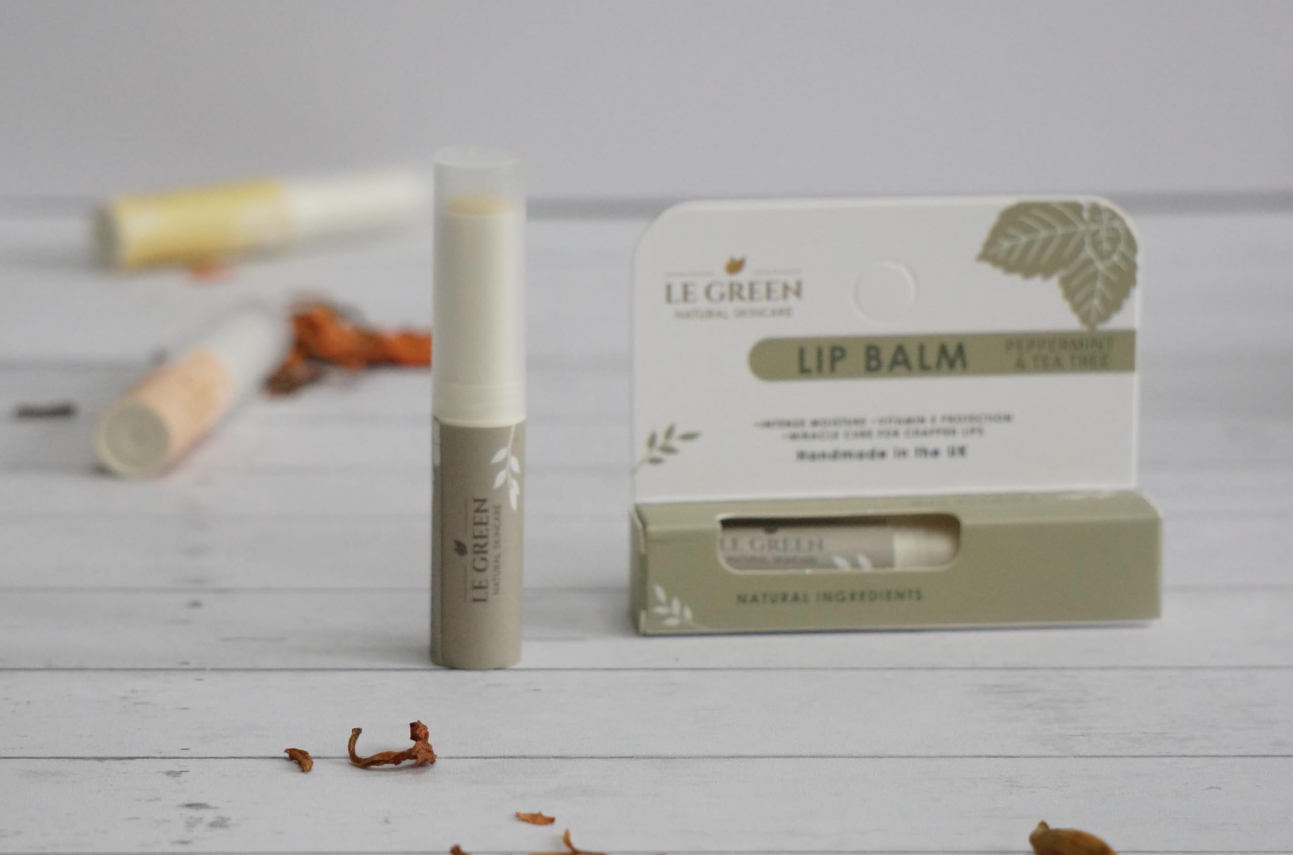 Le Green Lip Balm, Natural Lip Balm, with Beewax & Vitamin E, Peppermint & Tea Tree - Image 2