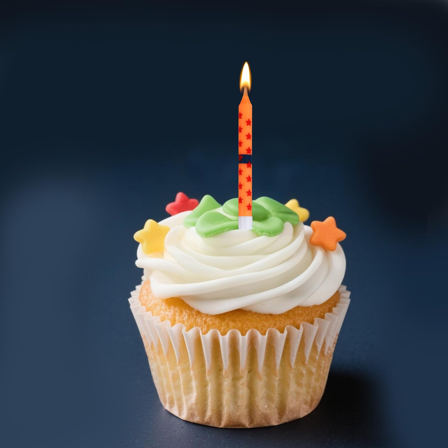 SAVITA 12 Uds Velas Cumpleaños Anime, Amarillas y Rojas Estampado de Estrellas Velas para Tartas de Cumpleaños Decoración Cupcakes para Niños y Esposos Decoración Fiesta con Temática Dibujos Animados