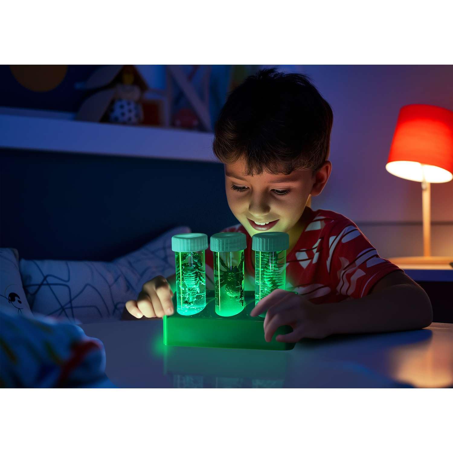 KidzLabs Glow Critter Lab, Creepy Crawlies ożywają, podświetlane probówki, projekt naukowy i lampka nocna dla dzieci w wieku 5+, zielona