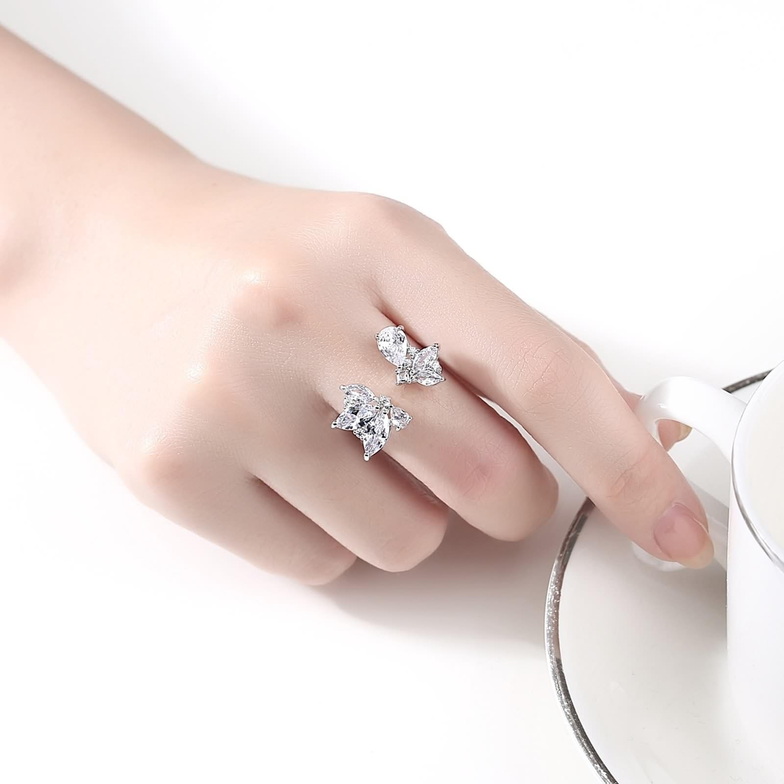 Wycian Pierścionki zaręczynowe Moissanite białe złoto pierścionki 18-karatowe niemetalowe pieczątki (tylko moda) otwarte z motylem cyrkonia sześcienna rozmiar H 1/2 proste dla cioci biżuteria na