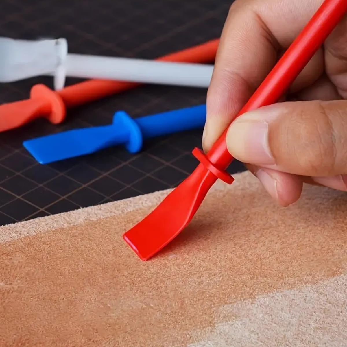 8 pennelli per colla, raschietti, spalmatori con manico lungo, spatola in polipropilene per raschiare la pelle artigianale (4 colori)