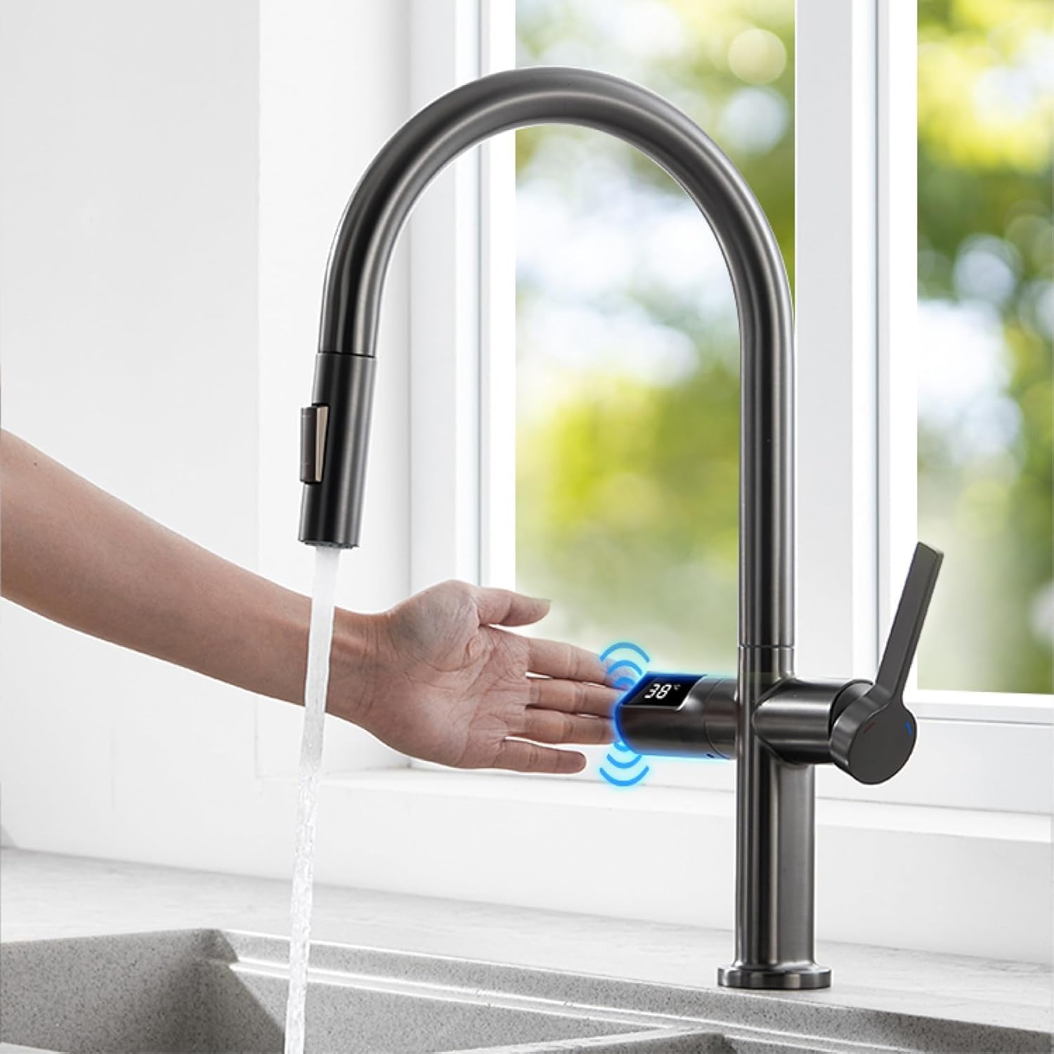 Robinet d'évier tactile à capteur contre le gaspillage d'eau chaude
