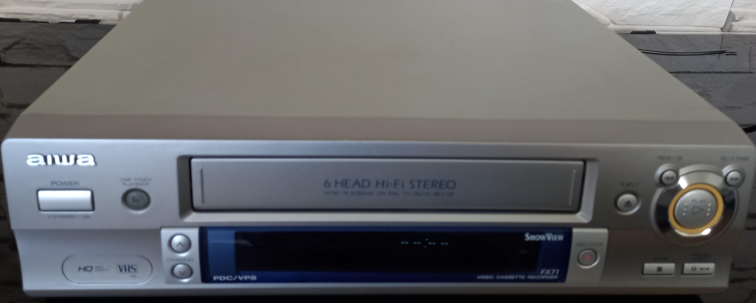 Aiwa HV-FX 71ZS Enregistreur vidéo argenté Compatible TV