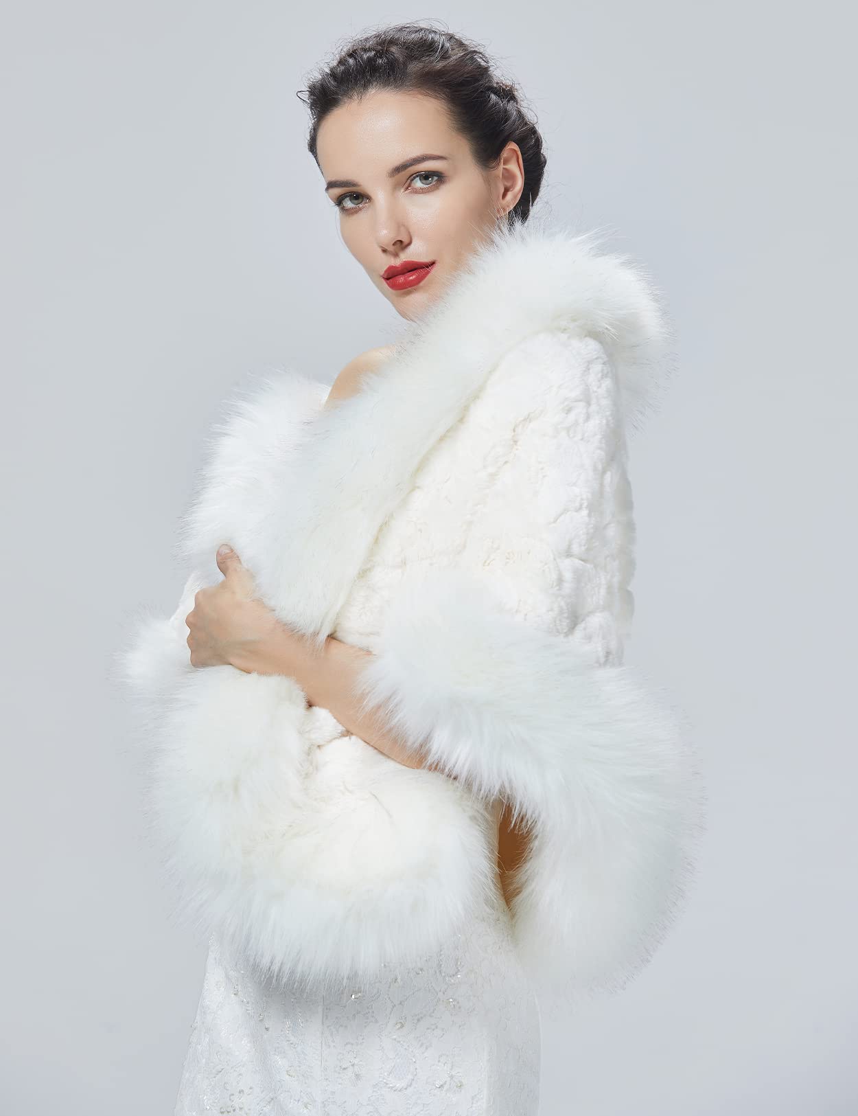BEAUTELICATE Scialle Stola in Pelliccia Sintetica Donna Mantella Bolero Coprispalle Sciarpa Ecopelliccia Sposa per Matrimonio Inverno Cerimonia Festa Avorio Nero