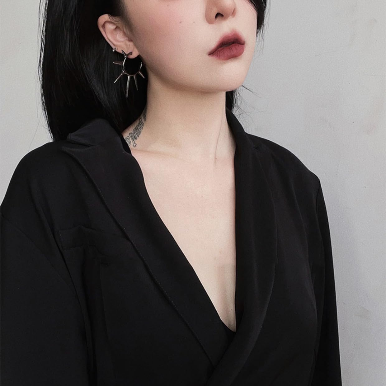 2 Pairs Gothic Spike Earrings Punk Spike Hoop Earrings Retro Rivet Earrings for Women Men - Silver Black - Image 5