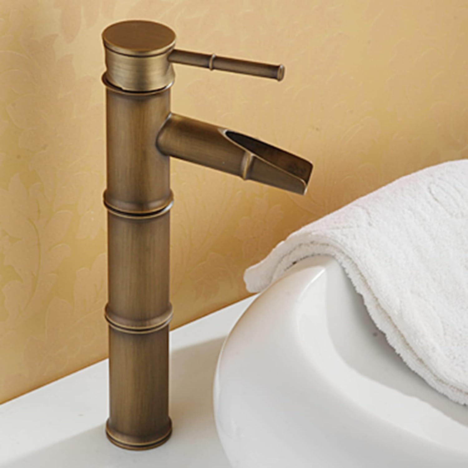 バスルームの蛇口滝型蛇口シングルホールレトロ真鍮洗面所用蛇口シングルハンドルバスルームシンク用蛇口1穴1穴バスルーム用蛇口真鍮洗面台