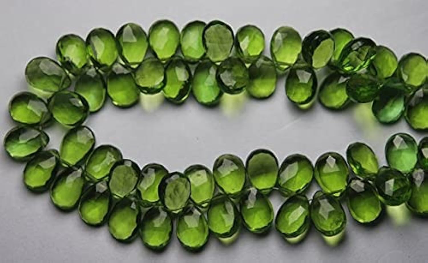 Quartz vert perroquet briolette poire 7x10mm pour raviver vos bijoux ternes