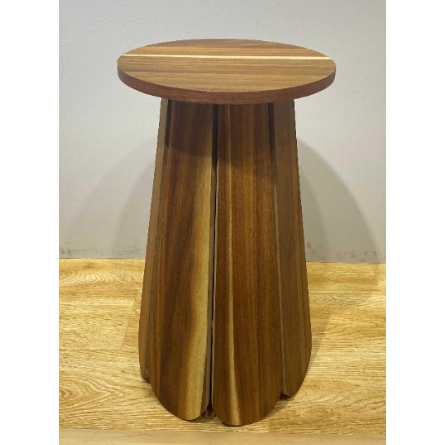 HOME DECO FACTORY, HD0350, Table d'Appoint D30 cm, Modèle Will, Collection Softness, Mobilier, Table Et Bureau, Console et Sellette, 30x55x30 cm, Marron | Bois d'ingénierie, table d'appoint Will, collection Softness, diamètre 30 cm, salon, marron