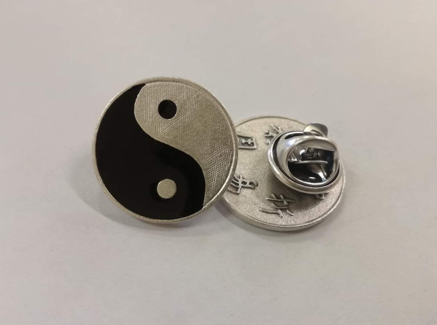 PIN TAO Yin Yang chapeada plata - Amuleto de la suerte - Moneda de diámetro Cm 2,1 - pieza