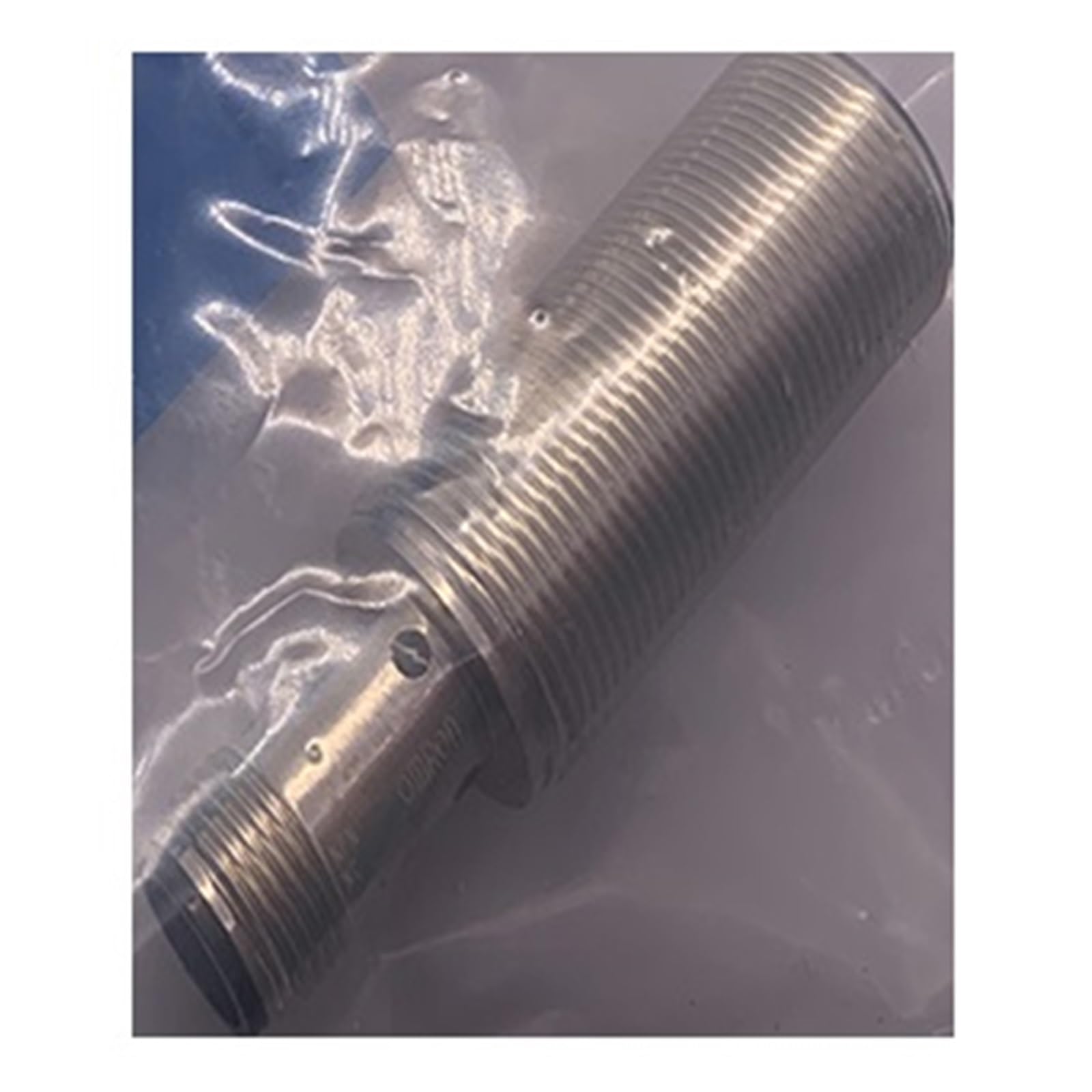 Capteur E2B-M18KS05-M1-B1 en laiton nickelé pour milieu exigeant