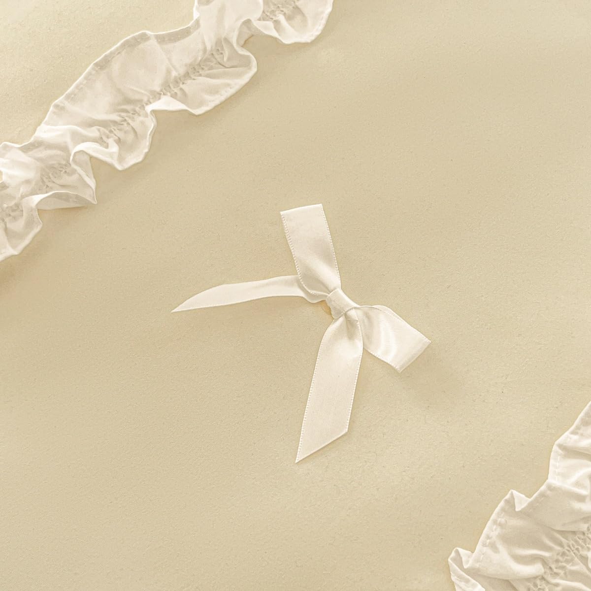IHOUSTRIY Ruffle Duvet Cover Full Size, Cute Bedding Set Set with Bow, 3 Pieces White Ruffle Comforter Cover with Zipper and Ties, Princess Girl Bedding - Cream, Full