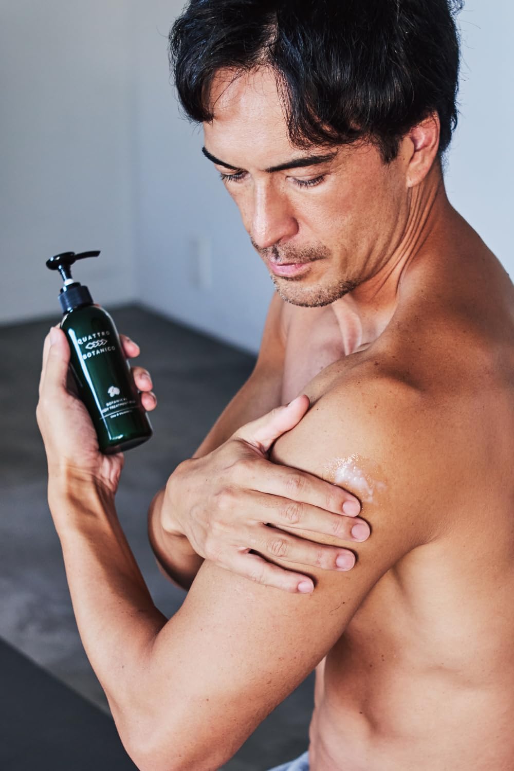 クワトロボタニコ ボタニカル ボディウォッシュ 300ml ＆ ボディミルク 180ml セット ライム＆ブラックベリーの香り アロマ 乾燥 乾燥肌 敏感肌 保湿 ボディソープ ボディクリーム 全身用 保湿クリーム ボディケア