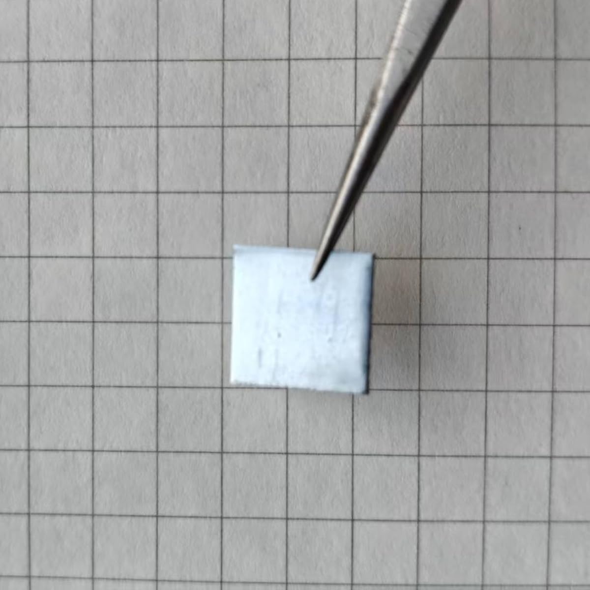 Feuille de platine 99,95% pure for la fabrication de bijoux avec électrodes de laboratoire et pile à combustible, 1 pièce(0.1mmx10mmx20mm)