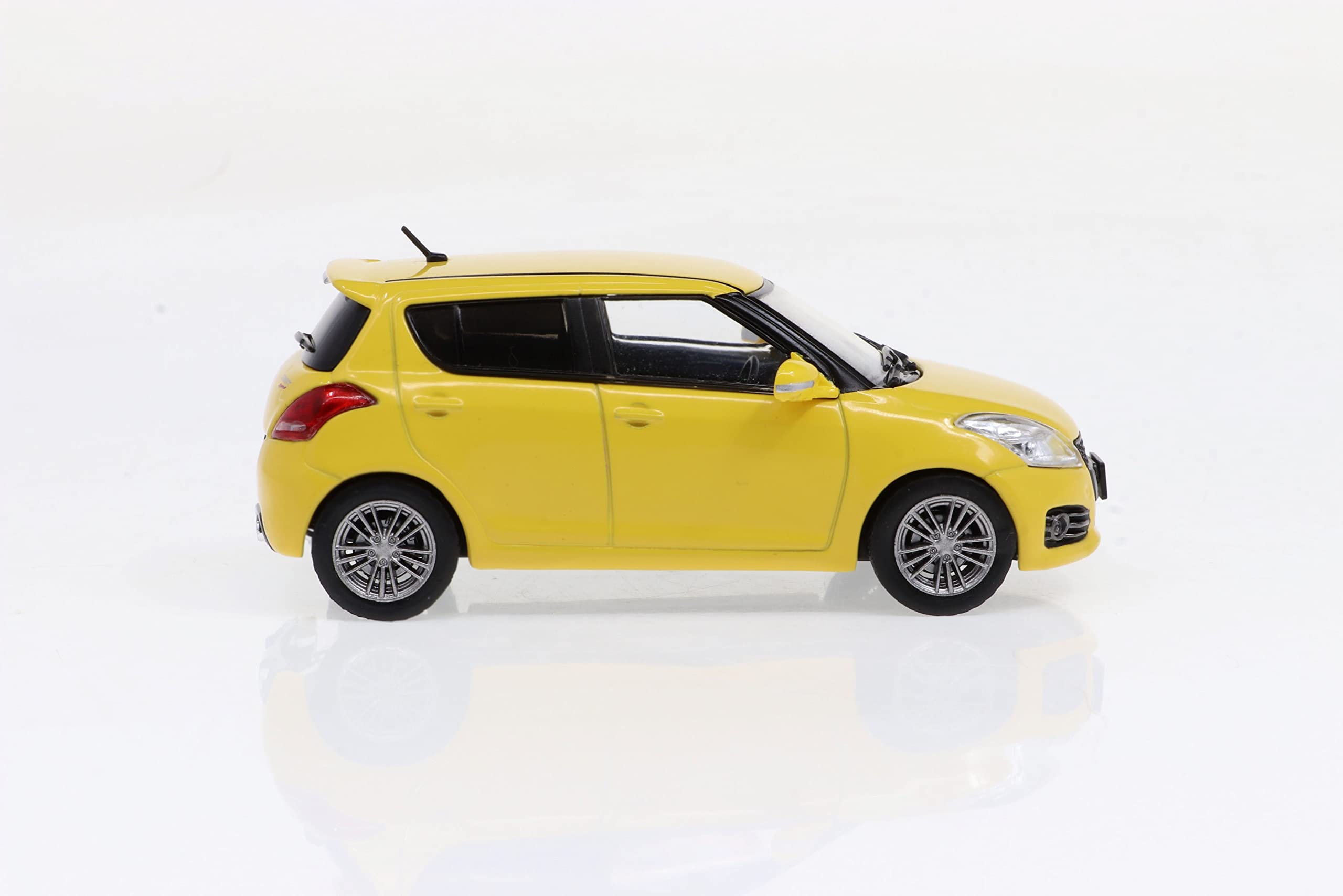 Amazon | FIRST:43 1/43 スズキ スイフト スポーツ 2012 イエロー 完成 