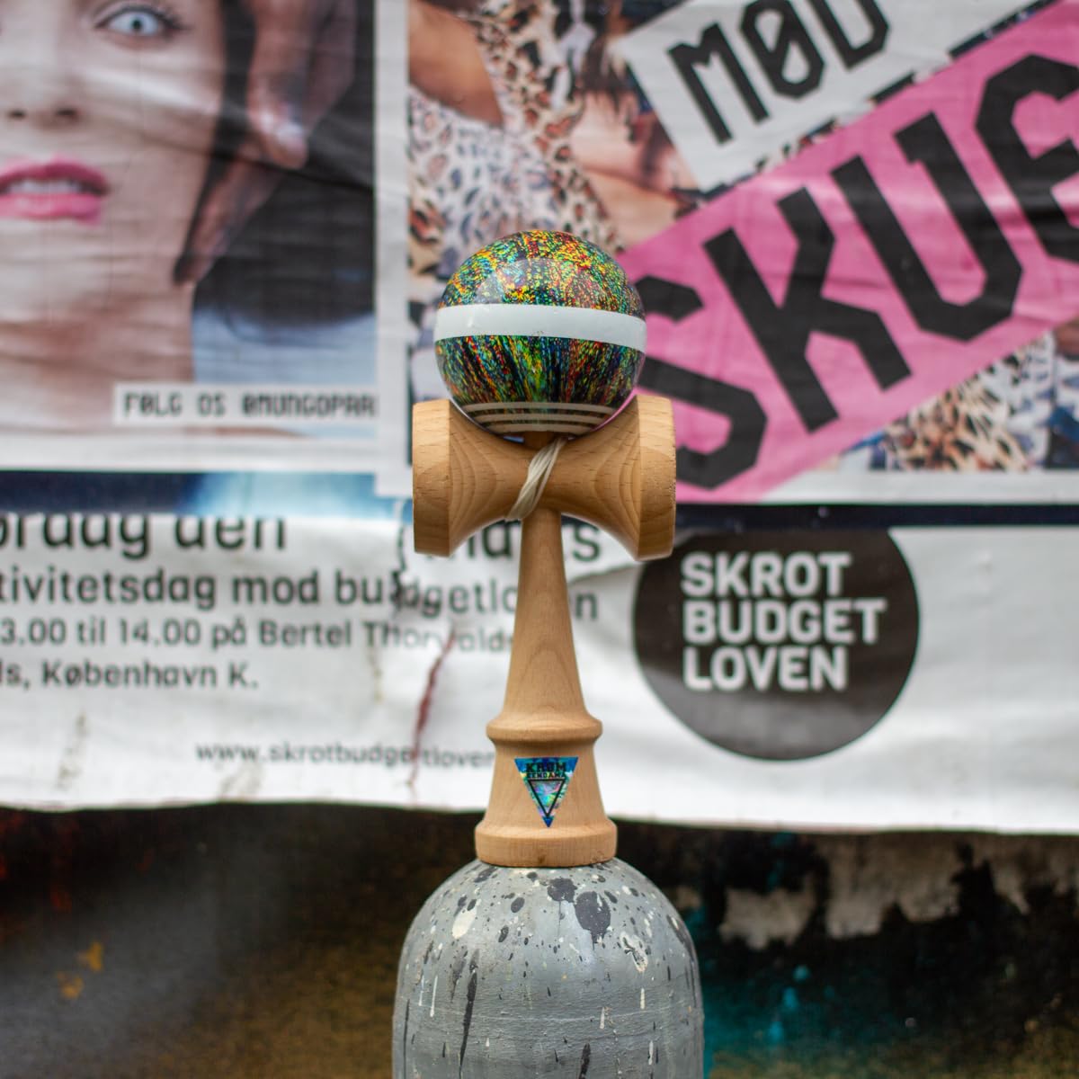 KROM - Kendama Pro NOIA 5 - Oryginalny japoński bilboquet - Drewniana zabawka dla dorosłych i dzieci - Opakowanie: Zapasowy sznurek + Darmowe naklejki
