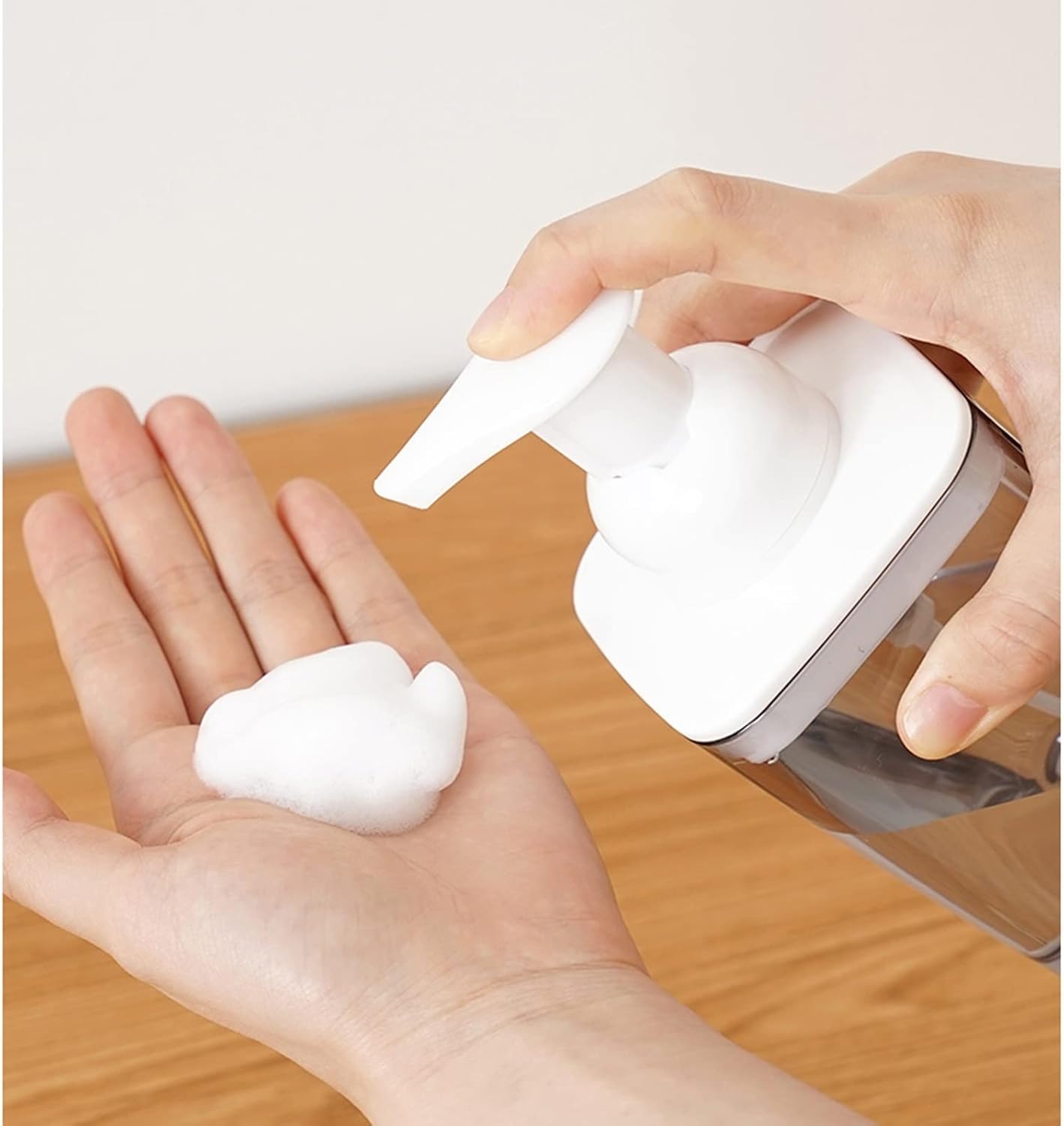 Pump Bottle Dispenser,Lotion Pump Bottles,1pcs Plastic Soap Dispenser Can Be Reused, Bathroom And Kitchen Soap Dispenser,Suitable For All Kinds Of Liquids Liquid Soap Dispenser(Pink)