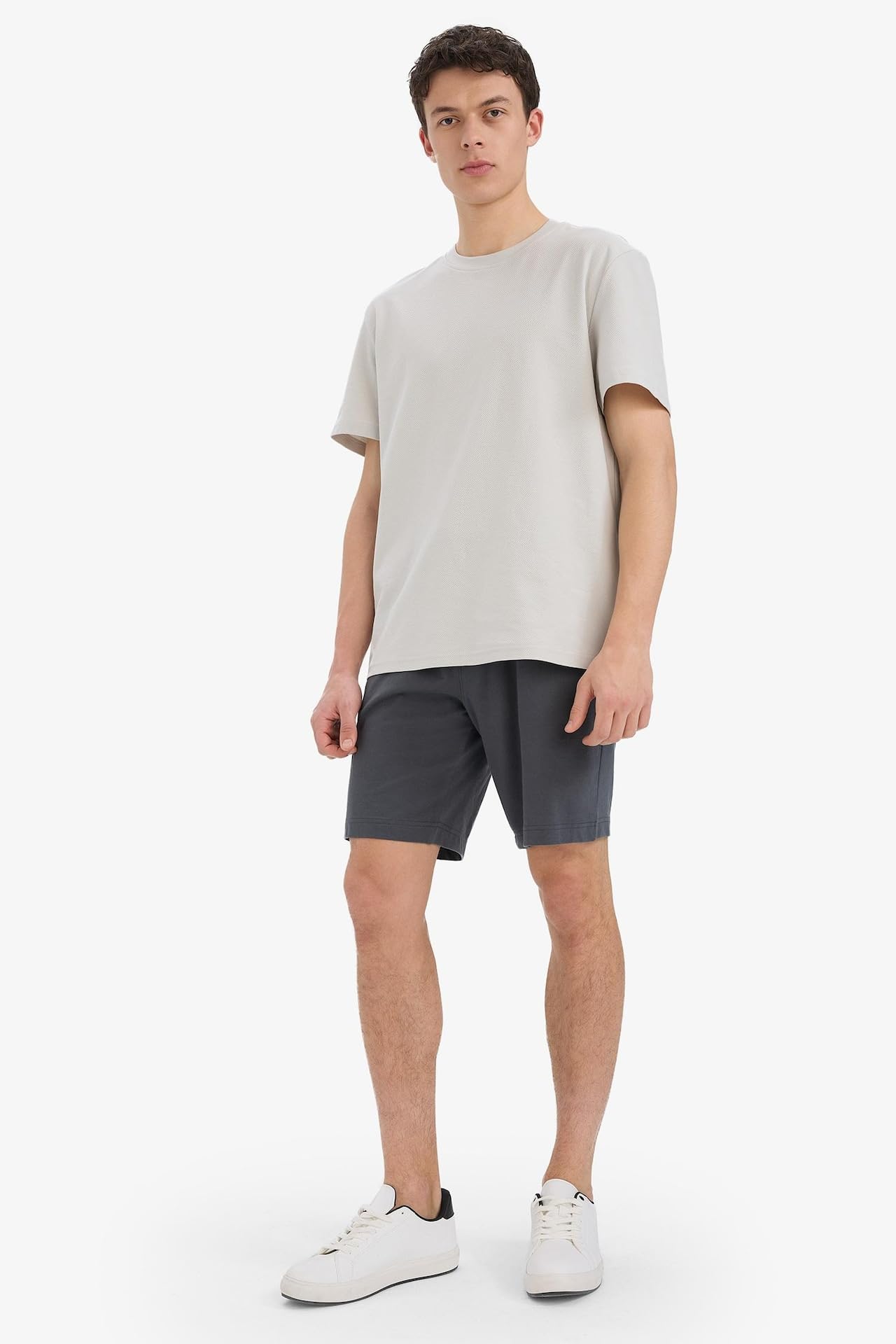 DeFacto Slim Fit Cepli Pamuklu Basic Bermuda Şort W1105AZ25SP DeFacto Slim Fit Cepli Pamuklu…