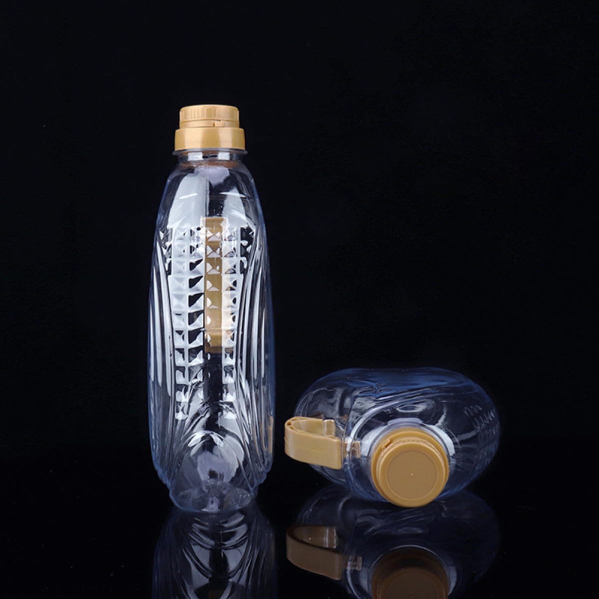 2 Pcs Plastic Oil Bottle with Handle, Oil Pot for Kitchen Use