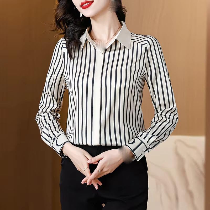 Chemise rayée en satin fluide pour masquer les plis et rester chic