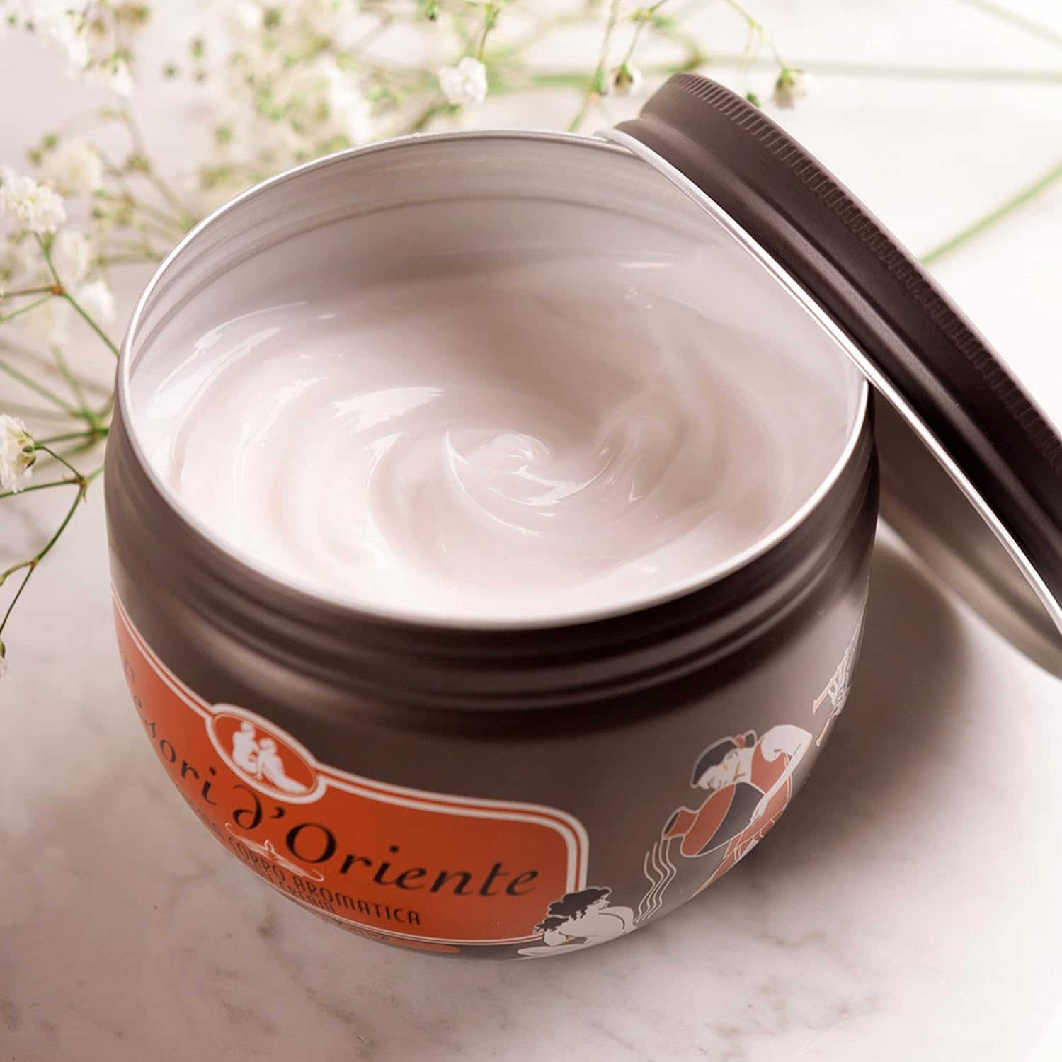 6er-Pack Tesori d’Oriente Crema Corpo Fior di Loto e Karitè,Körpercreme Lotusblume und Shea,300ml + 1er-Pack Kostenlos Felce Azzurra Talkumpuder, 100g-Beutel