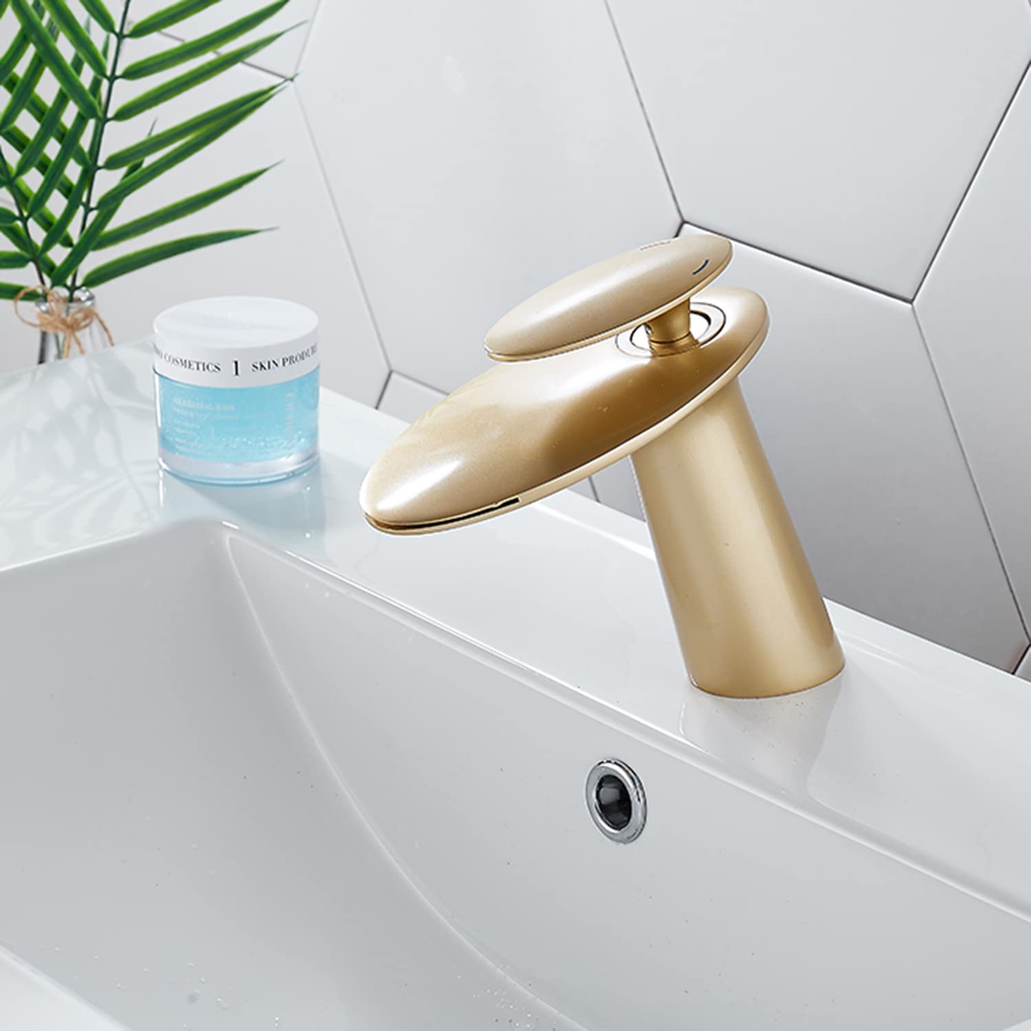 Robinet Salle Bain, Robinet Cascade Salle De Bain,Robinet De Lavabo Cascade,Cascade Mitigeur Salle Bain Avec Valve En Céramique Monocommande Chaude Et Froide Réglable (or brossé)