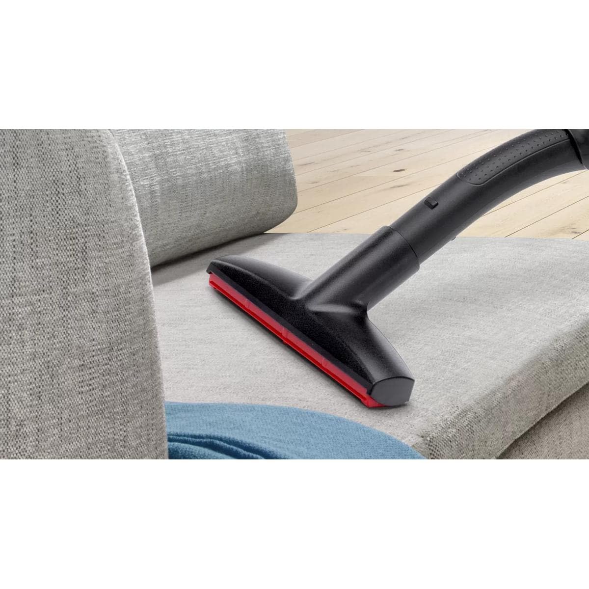 Bosch Serie 6 BGC41XSIL aspirapolvere a traino 2,4 L A cilindro Secco 700 W Senza sacchetto (Bosch BGC 41XSILA)