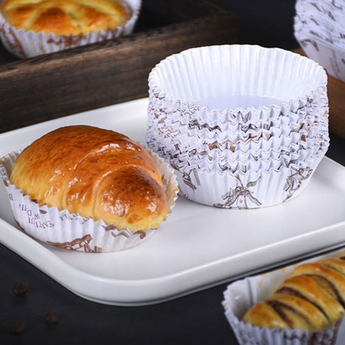 VALICLUD Tazas para Hornear Cupcakes de Papel Pet Resistentes a Altas Temperaturas, 200 Piezas (100 Redondas 100 en Forma de Barco) para Repostería Casera y Profesional