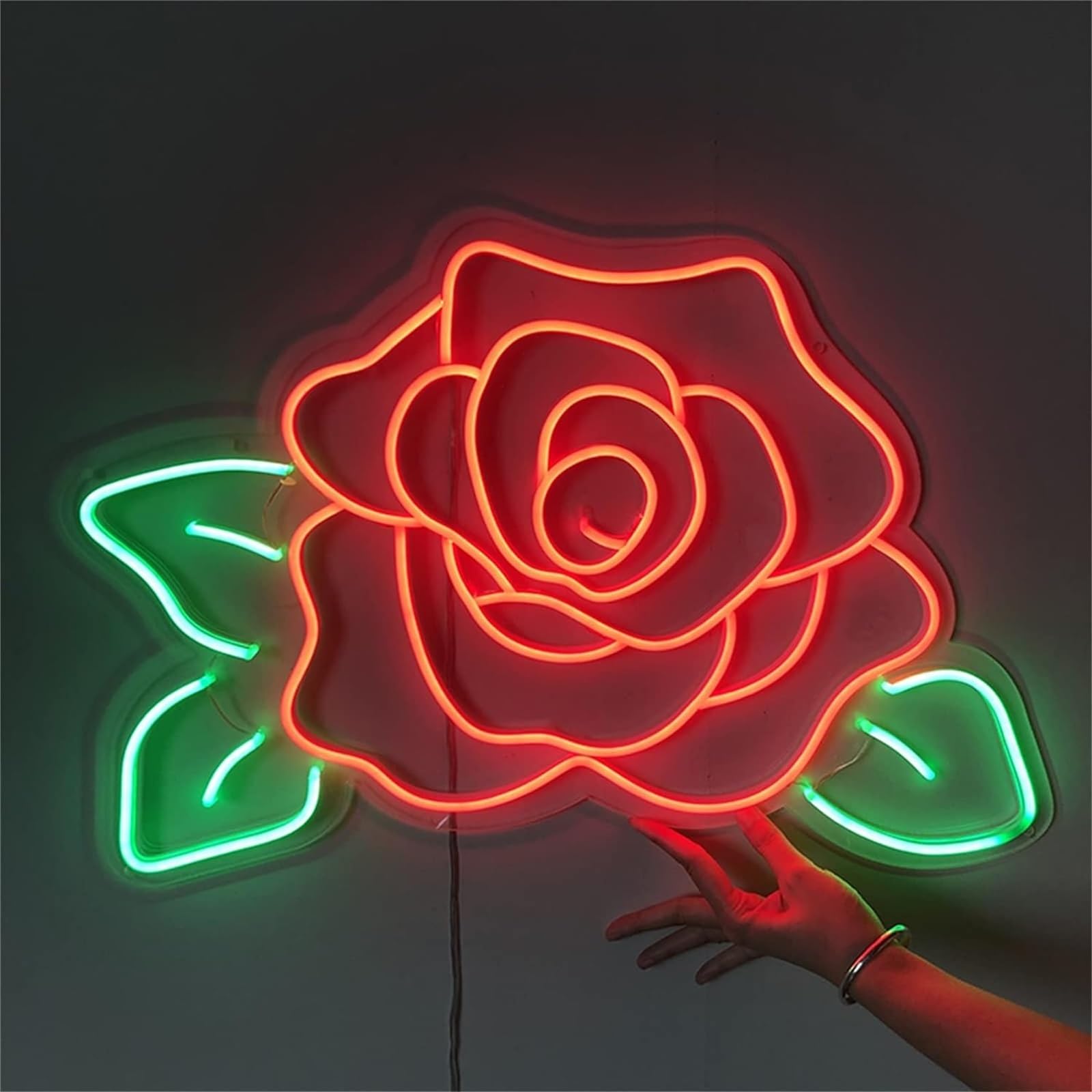 Letrero de neón floral rosa para renovar la decoración aburrida de salones