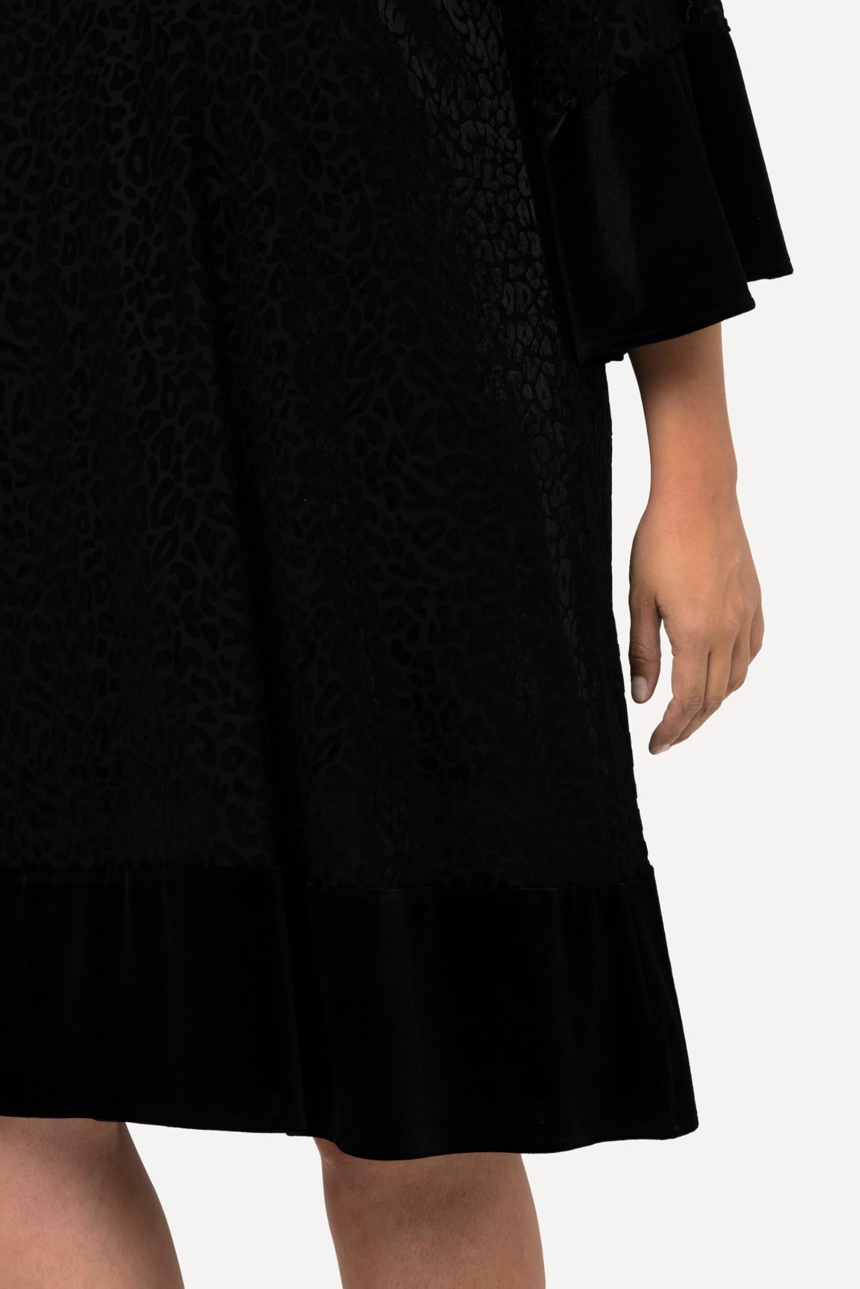 Ulla Popken Abito Midi dal Taglio Svasato con Design Leopardato, Scollo a Girocollo e Maniche a 3/4 821915