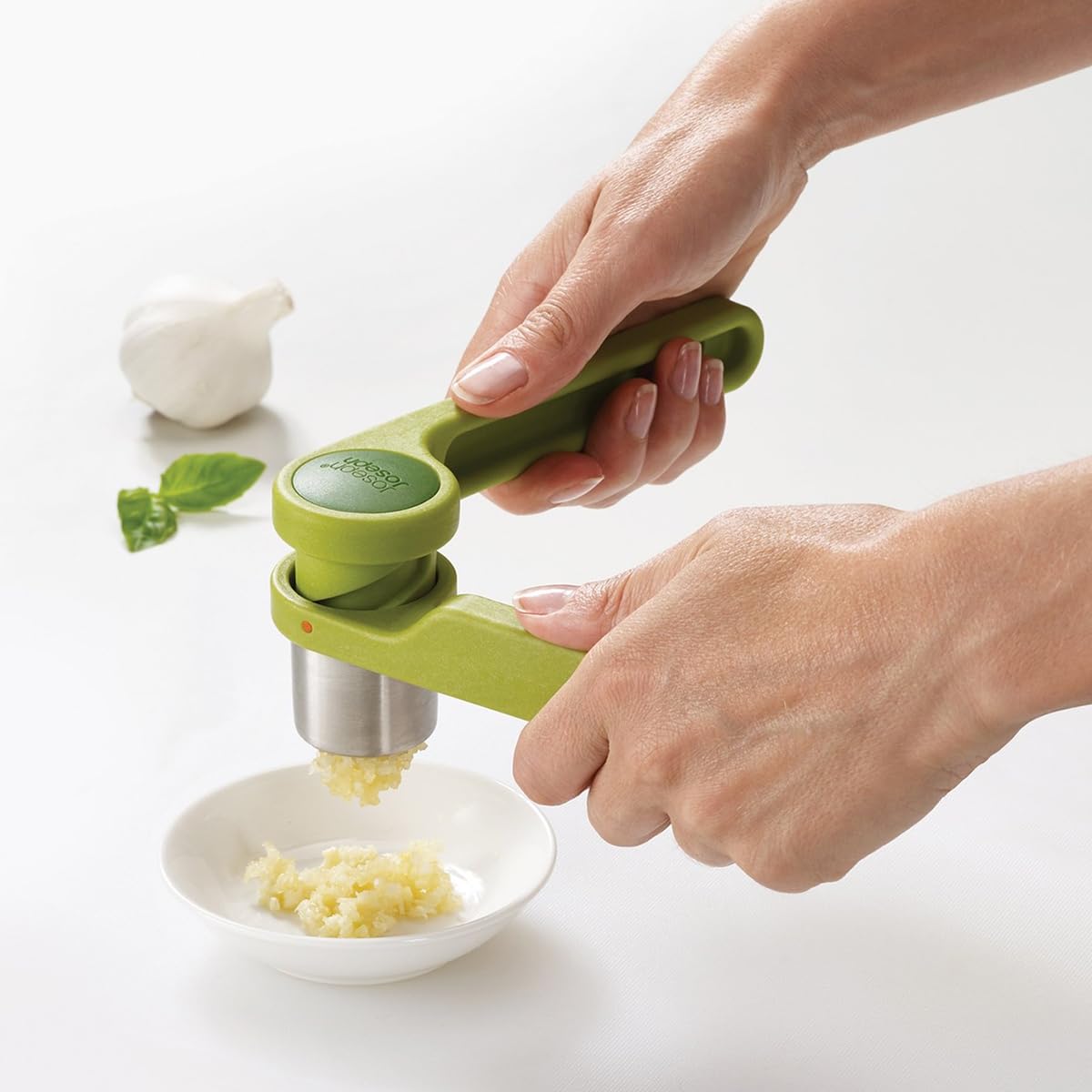 Joseph Joseph Helix Garlic Press, action d'écrasement facile, lavable au lave-vaisselle - Vert