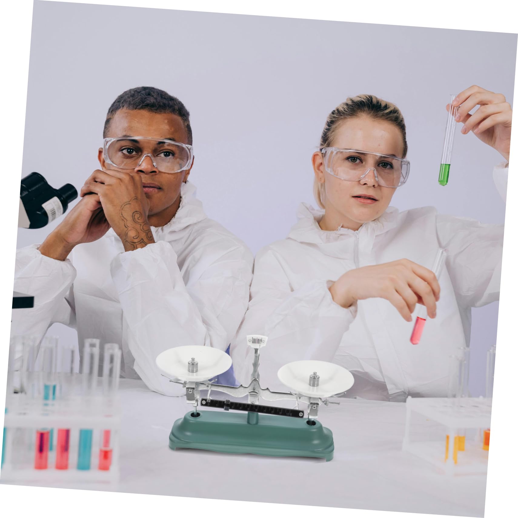 ULTECHNOVO Balance à Triple Fléau Pour Laboratoire Outil De Pesage Portable Avec Poids Inclus Pour Expériences Pédagogiques Et Scientifiques
