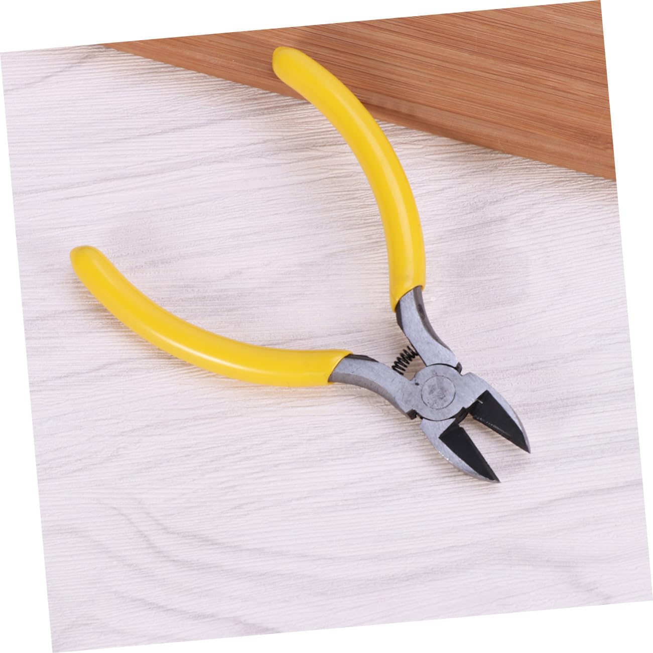 OSALADI Mini Diagonal Cutting Pliers for Jewelry Making Comfortable Molded Handle for DIY Handmade Crafts Beading and Household Use Durable Construction Yellow