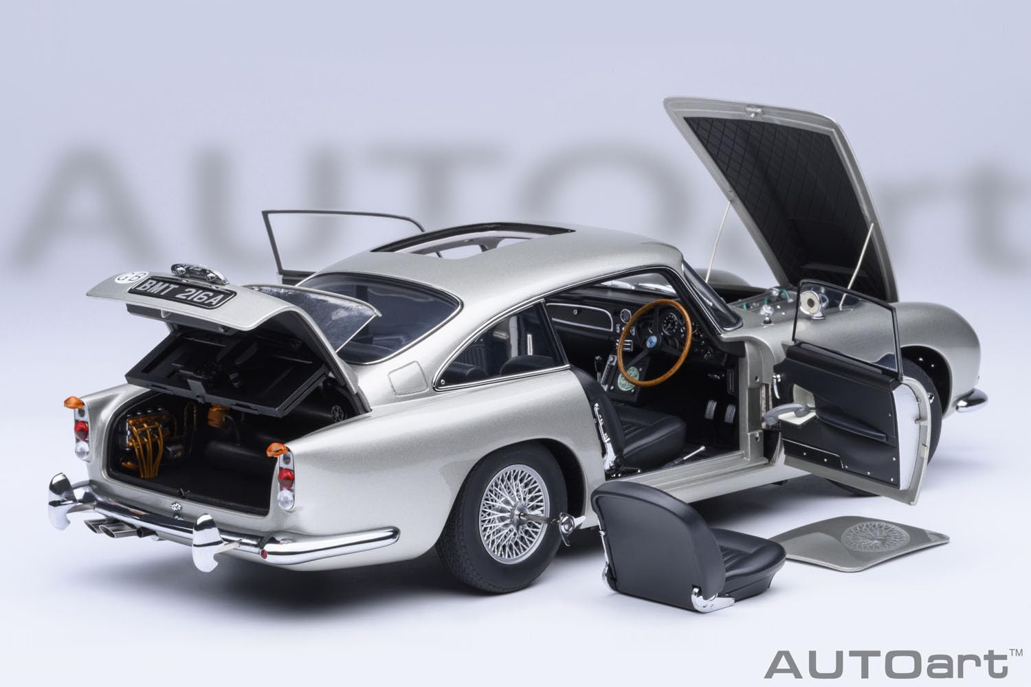Amazon | AUTOart 1/18 アストンマーチン DB5 「007/ゴールド 