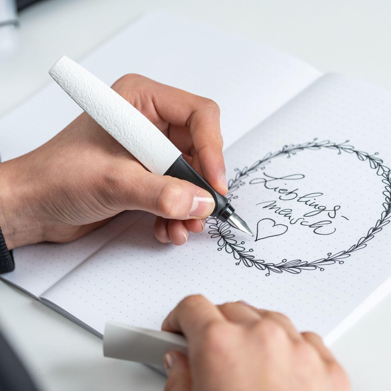 Pelikan Twist Fountain Pen, Medium Nib, Silver, Boxed, Universal For Right Left Handers With M Nib Silver C9b2989e 3813 4d68 8fba 16f213baffcb.7788f221ce2f6ebcca6dfd5fa0be6bbc - View #5