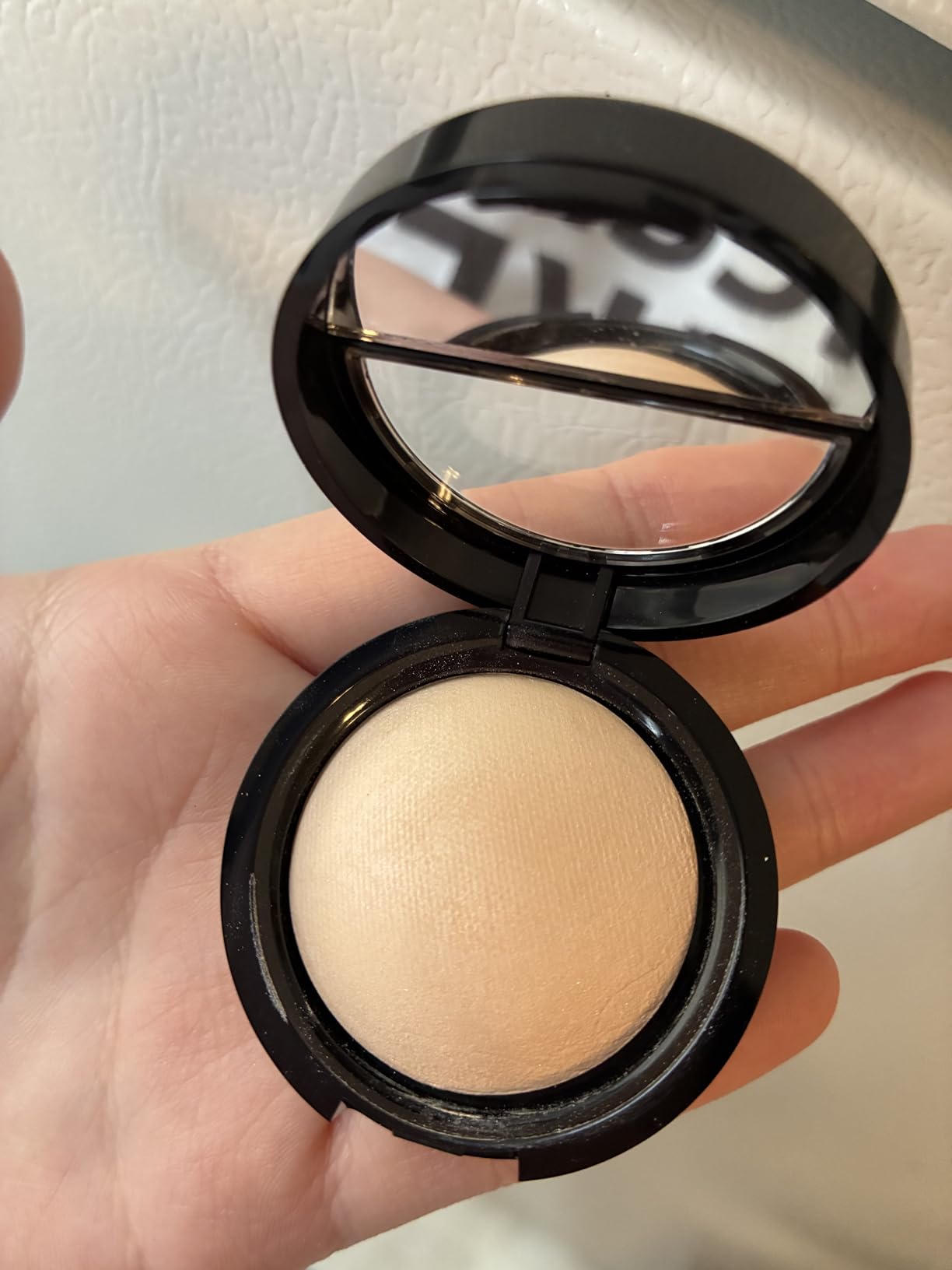 LAURA GELLER NEW YORK Baked Natural Glow Highlighter Radiance Enhancing Makeup, French Vanilla