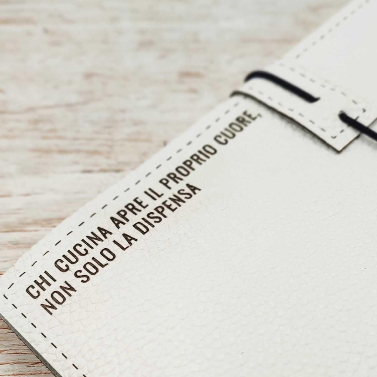 Il mio ricettario da scrivere con copertina Personalizzabile in pelle | In stile Midori, Formato A5, contiene 3 quaderni per scrivere le tue ricette | Idea regalo per nonna, mamma, amiche e amici