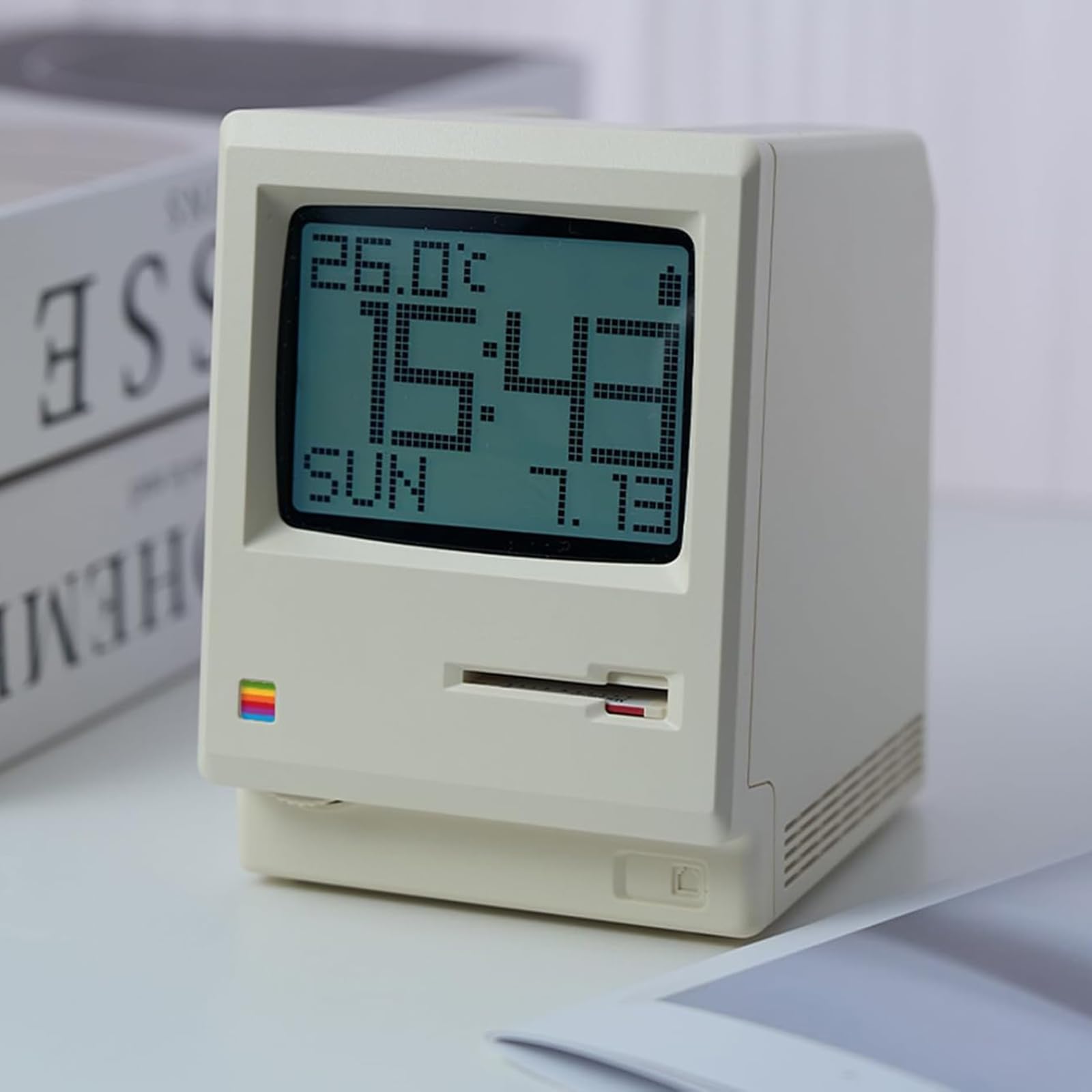 Reloj despertador retro, reloj electrónico digital con múltiples alarmas, calendario, temperatura, brillo ajustable, regalo técnico único para el hogar u oficina