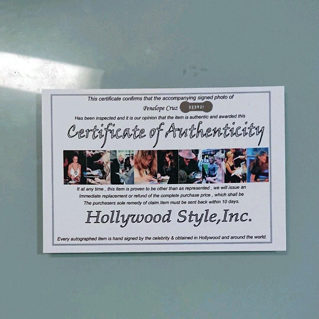 Amazon.co.jp: セール…ペネロペ クルス直筆サイン入り超大型写真  