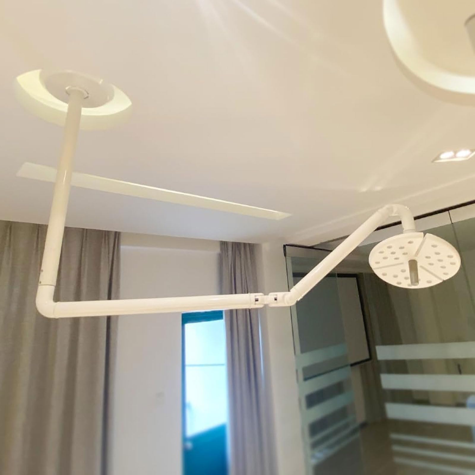 JOSBY 360° drehbare medizinische Untersuchungsleuchte, schattenfreie 50-W-LED-Deckenleuchte, chirurgisches Hilfsgerät mit Kaltlicht und verstellbarem Arm, 700 mm Arbeitsabstand, für Krankenhäuser