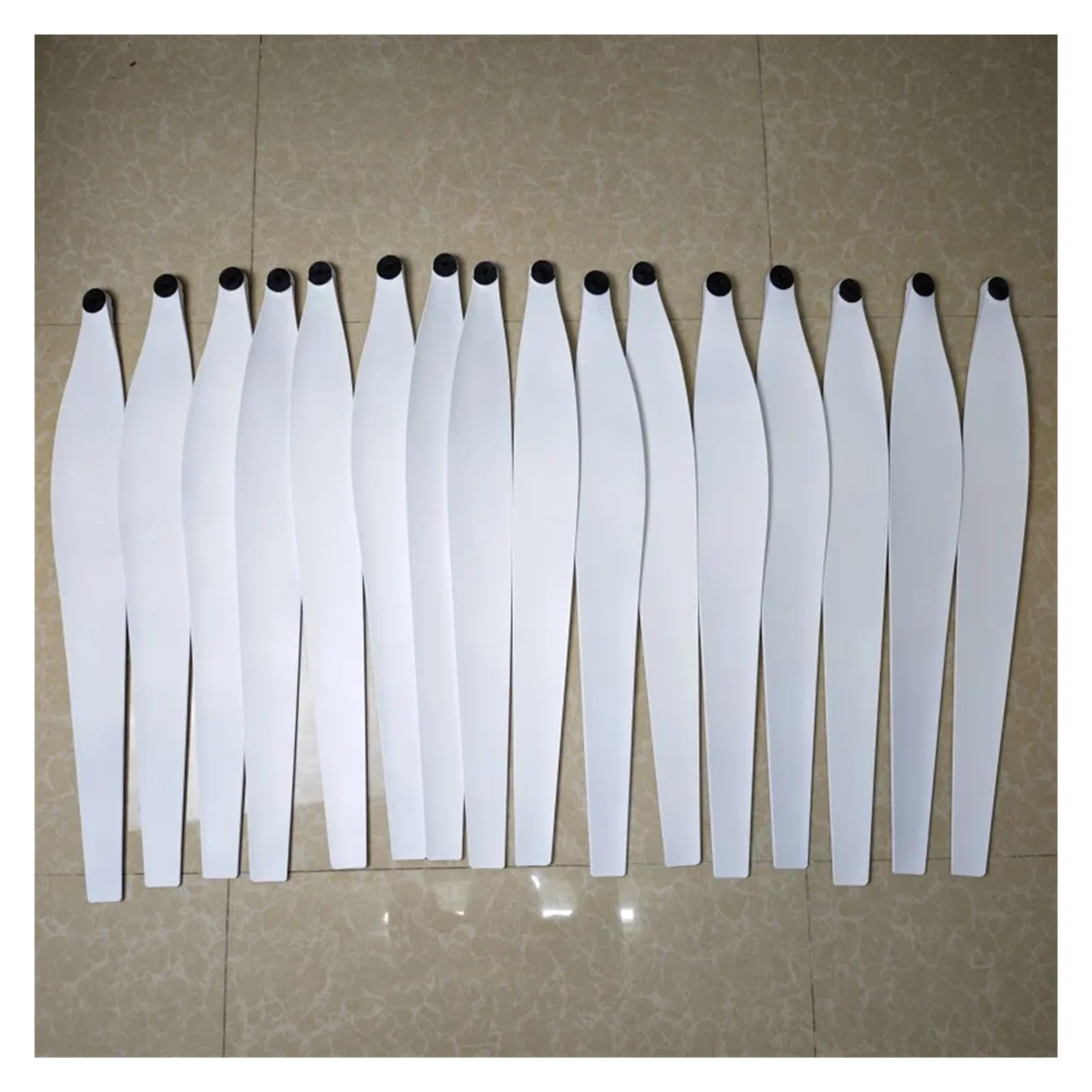 Śmigła łopatkowe T20P/T40/T50 U5413 L5415 Mieszanka włókna węglowego i plastiku, białe, do części drona rolniczego Agras(T50 16PCS)