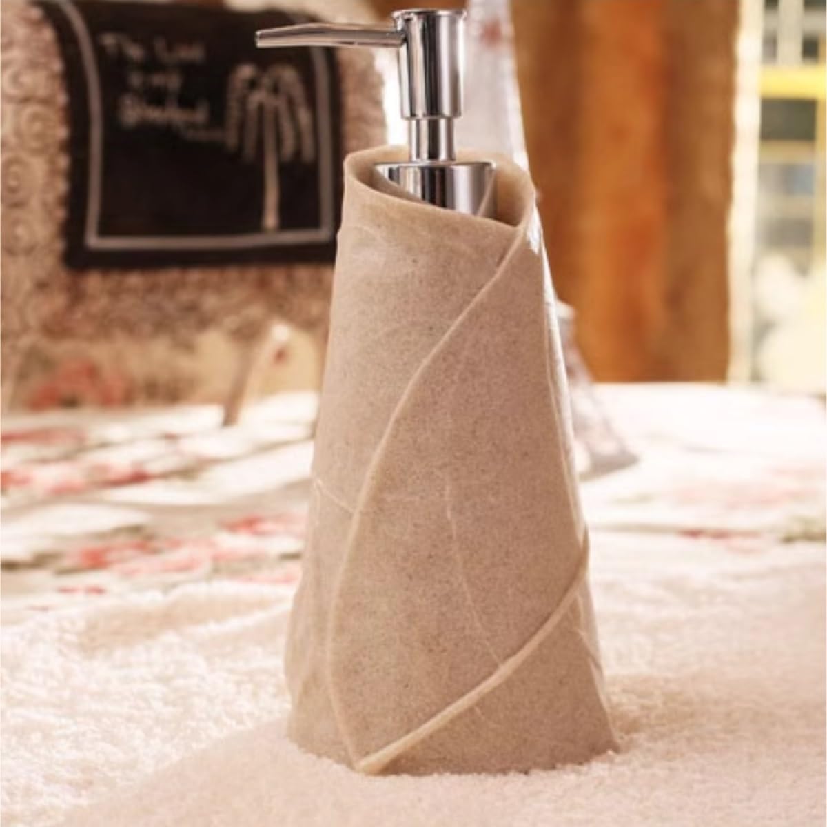 Soap Dispenser Ceramic Lotion Soap Dispenser with Pump for Bathroom Farmhouse Kitchen Office Decoration Hand Soap Dispenser (Beige 15.5 * 9cm)