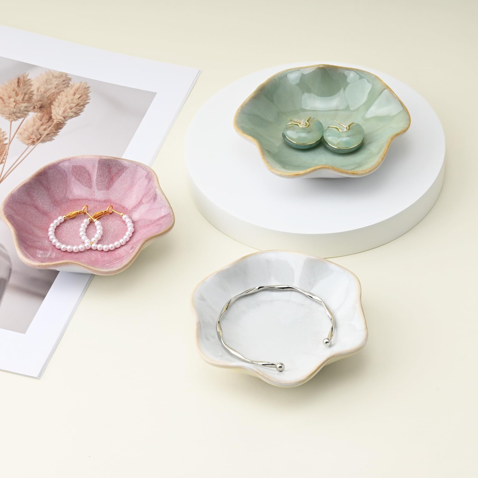 3 Sztuki Ceramicznych Tacek na Biżuterię, Dekoracyjne Naczynka na Drobiazgi, Miseczki w Kształcie Kwiatów na Pierścionki, Naczynia na Biżuterię na Naszyjniki