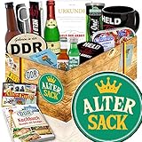 WEITERE PRÄSENTKÖRBE: Bei uns gibt es viele weitere Ideen für DDR-Präsentkörbe gefüllt mit Ostprodukten. Wir bieten Ihnen eine außergewöhnliche Geschenkidee für jeden 